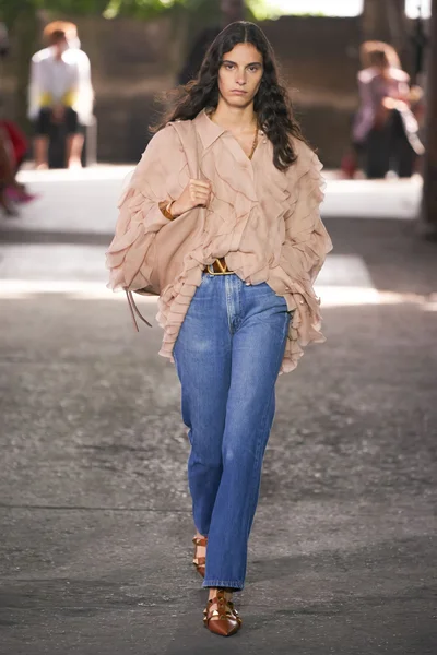 Look 38